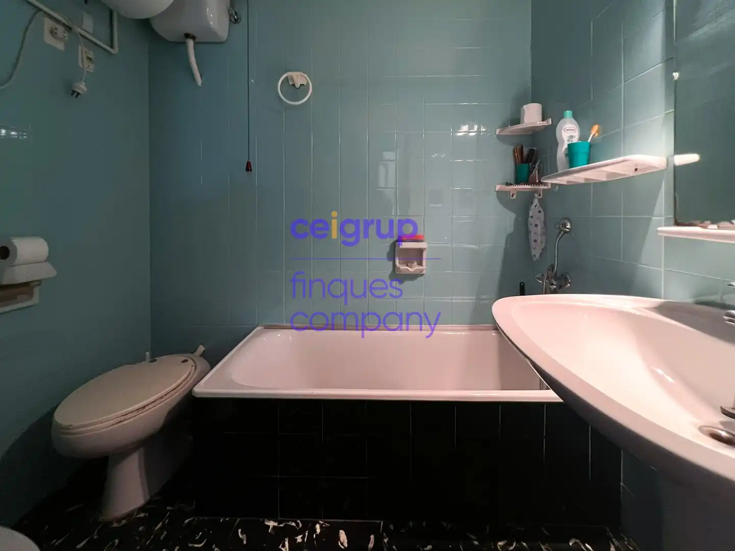 Bathroom of Attic for sale in Portbou  with Terrace, Storage room and Furnished