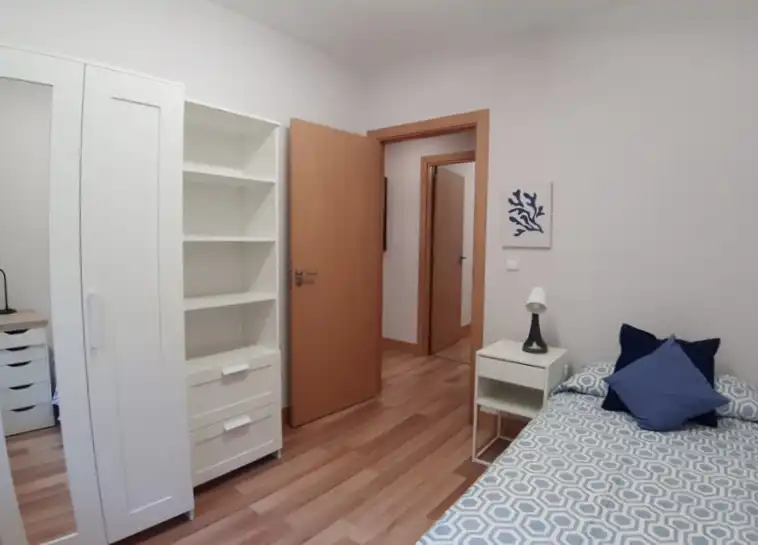 Habitación de Piso de alquiler en Bilbao  con Calefacción, Parquet y Amueblado