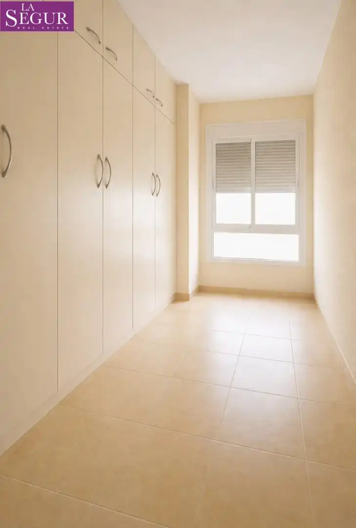 Habitación de Piso en venta en Cádiz con Calefacción