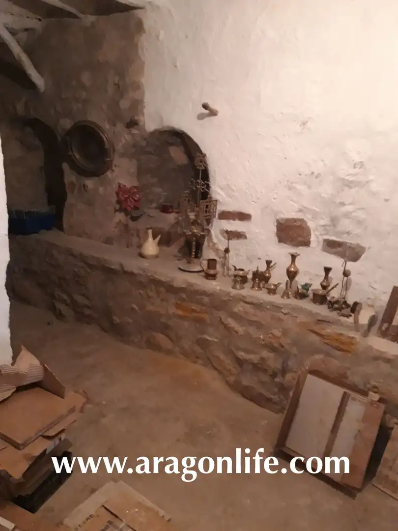 Houses for sale in Fabara  with Storage room, Furnished and Oven