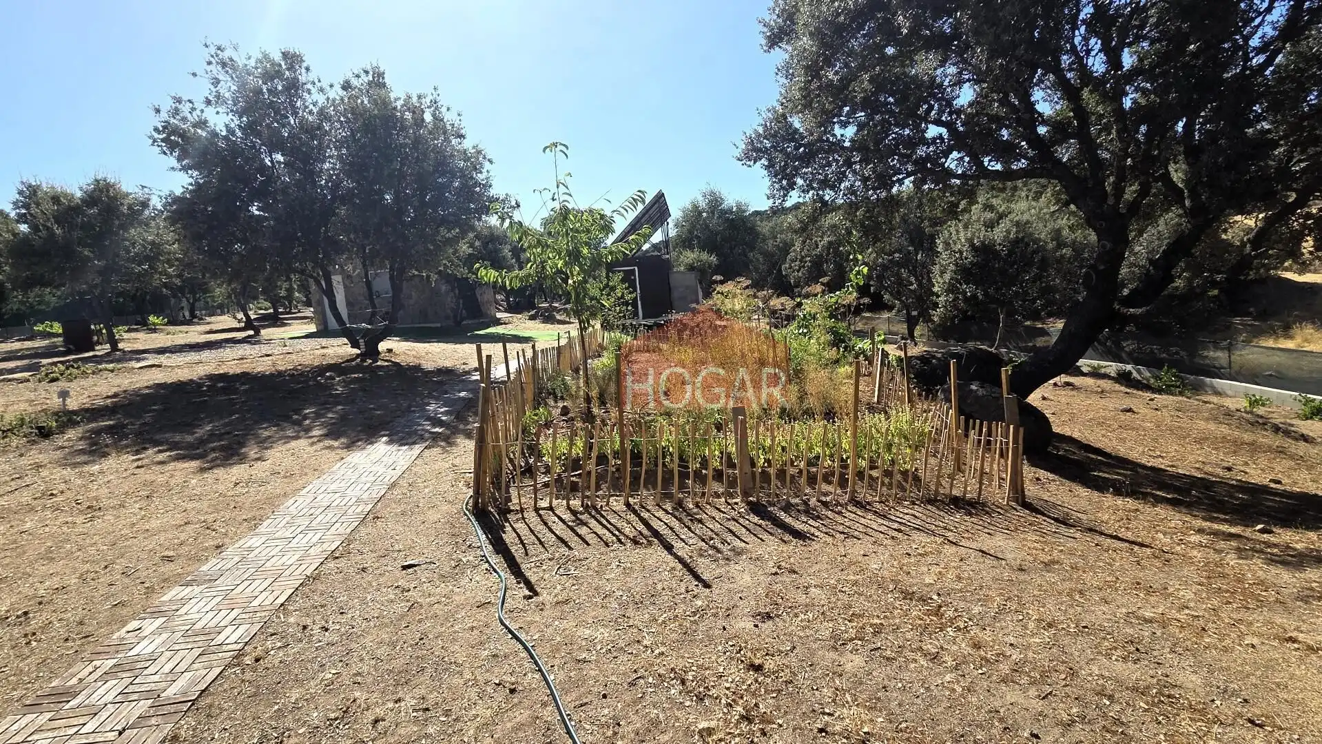 Finca rústica en venda en Burgohondo amb Jardí privat, Piscina i Moblat