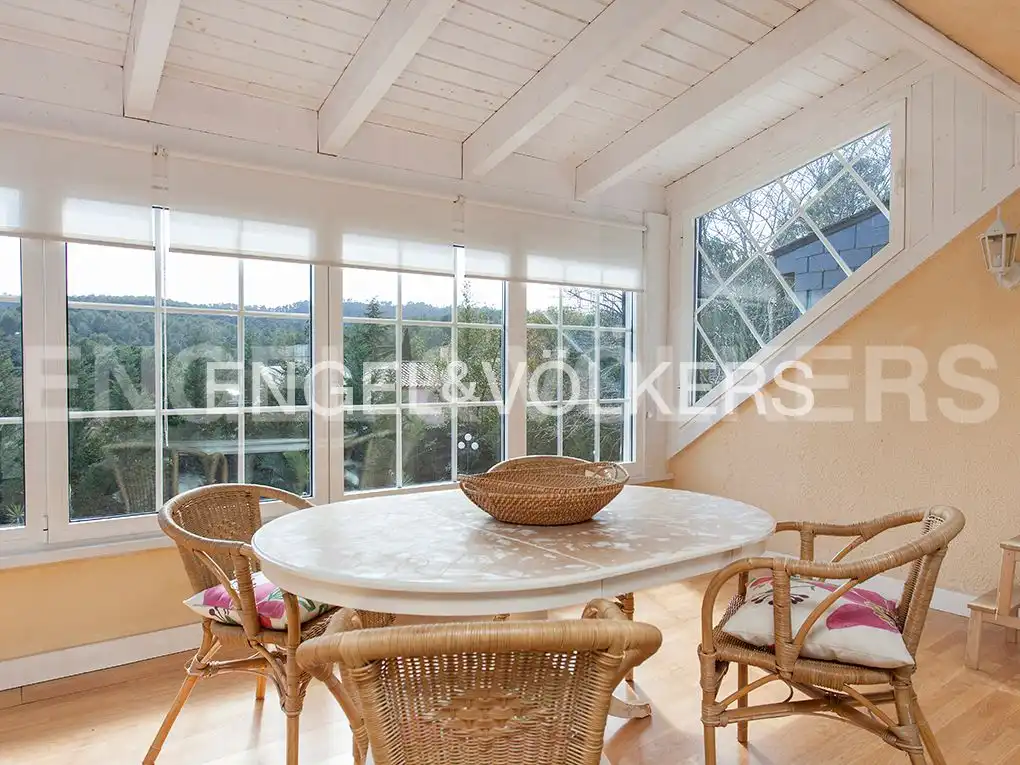Comedor de Casa o chalet en venta en Sant Cugat del Vallès con Aire acondicionado, Calefacción y Jardín privado