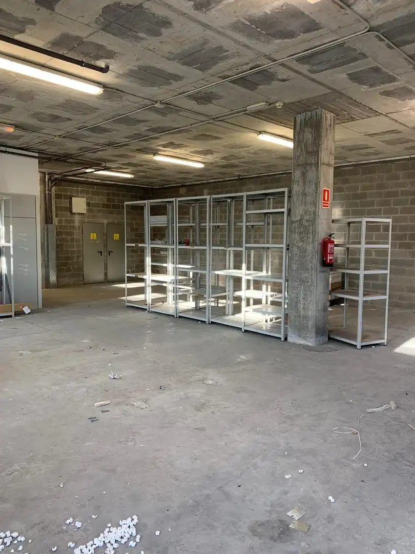Nau industrial en venda a POLIGONO PEDROSA, imagen 28