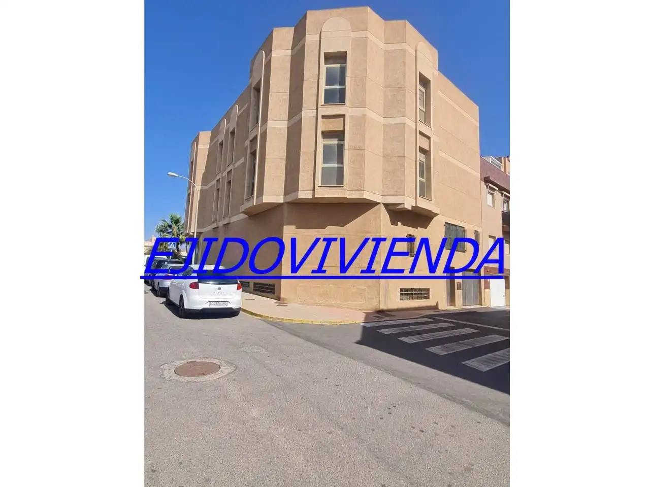 Vista exterior de Edificio en venta en El Ejido