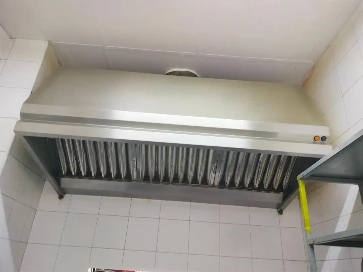 Cuina de Local en venda en Madrid amb Aire condicionat i Moblat