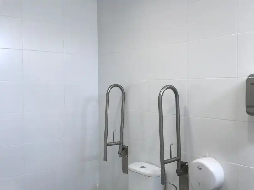 Badezimmer von Geschaftsraum zur Miete in Sant Martí