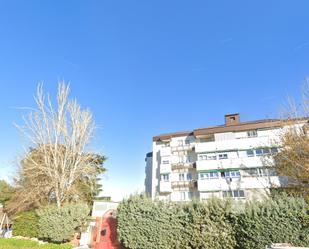 Vista exterior de Pis en venda en Coslada amb Aire condicionat, Terrassa i Balcó
