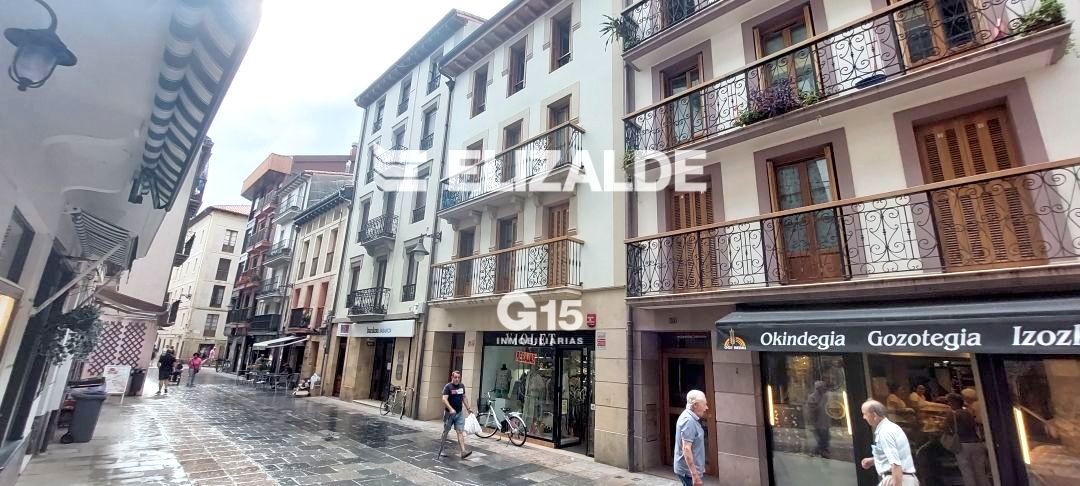 Vista exterior de Àtic en venda en Zarautz amb Calefacció, Traster i Balcó