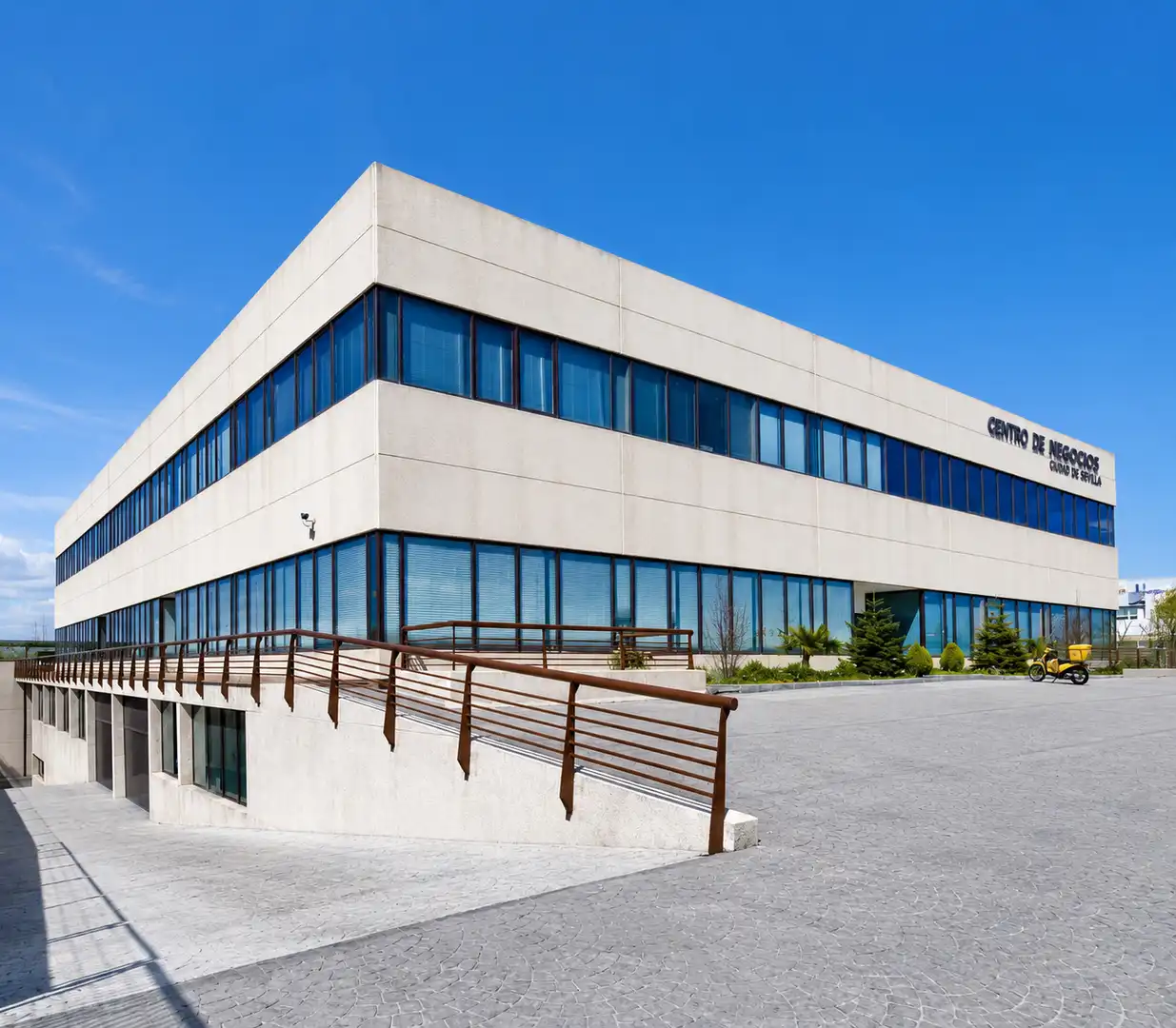 Außenansicht von Büro zur Miete in Las Rozas de Madrid mit Klimaanlage, Heizung und Terrasse