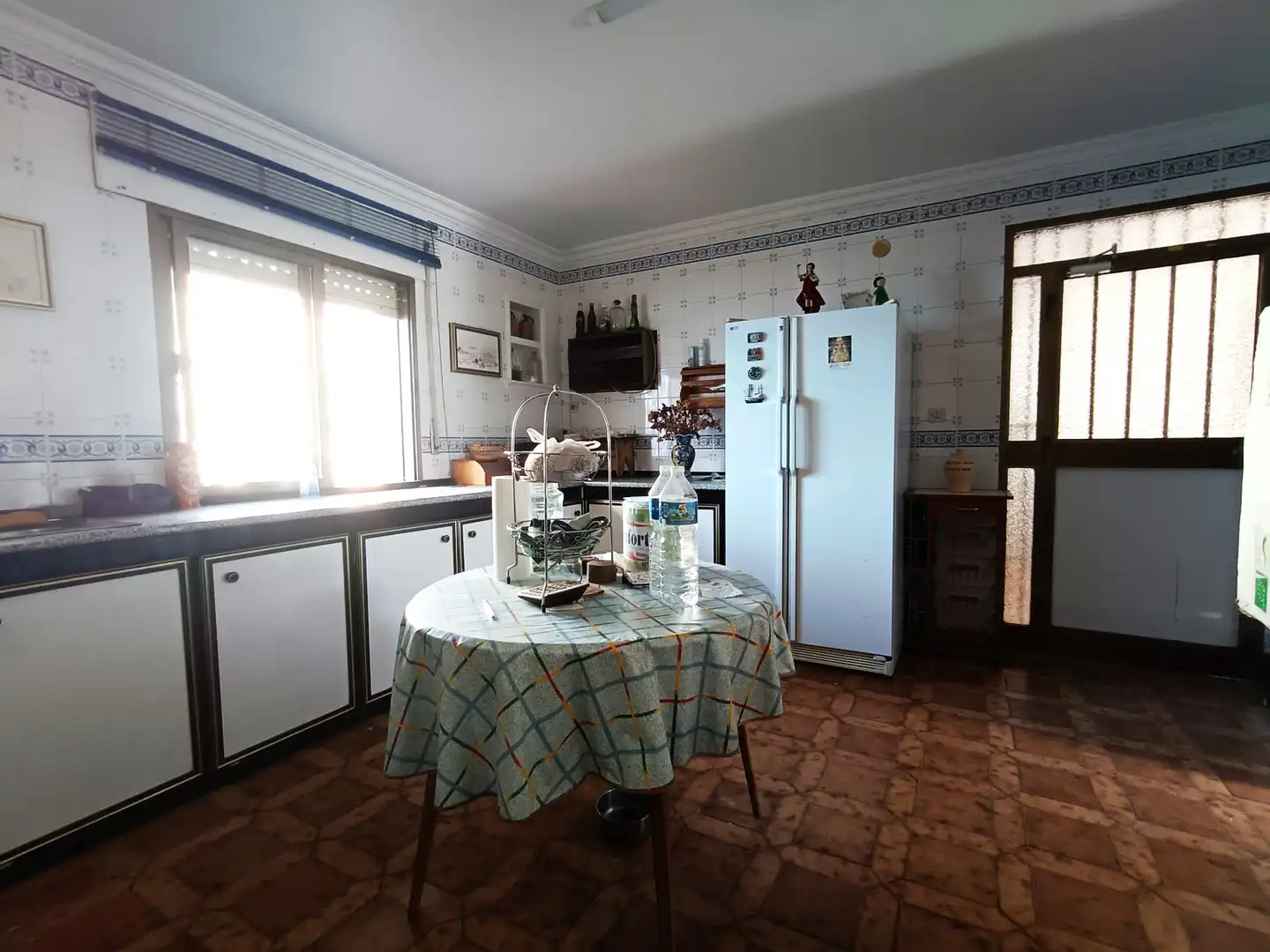 Cuina de Casa adosada en venda en Villanueva del Ariscal amb Aire condicionat, Jardí privat i Terrassa
