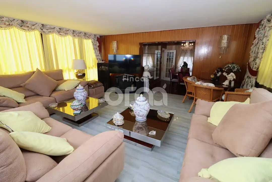 Sala de estar de Ático en venta en Santurtzi  con Calefacción, Terraza y Amueblado