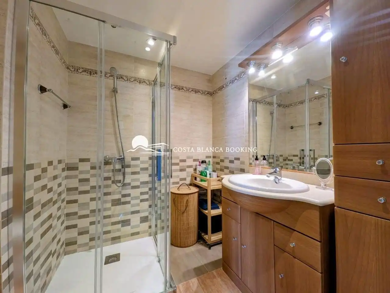 Bathroom of Apartments for sale in L'Alfàs del Pi  with Air Conditioner, Terrace and Furnished
