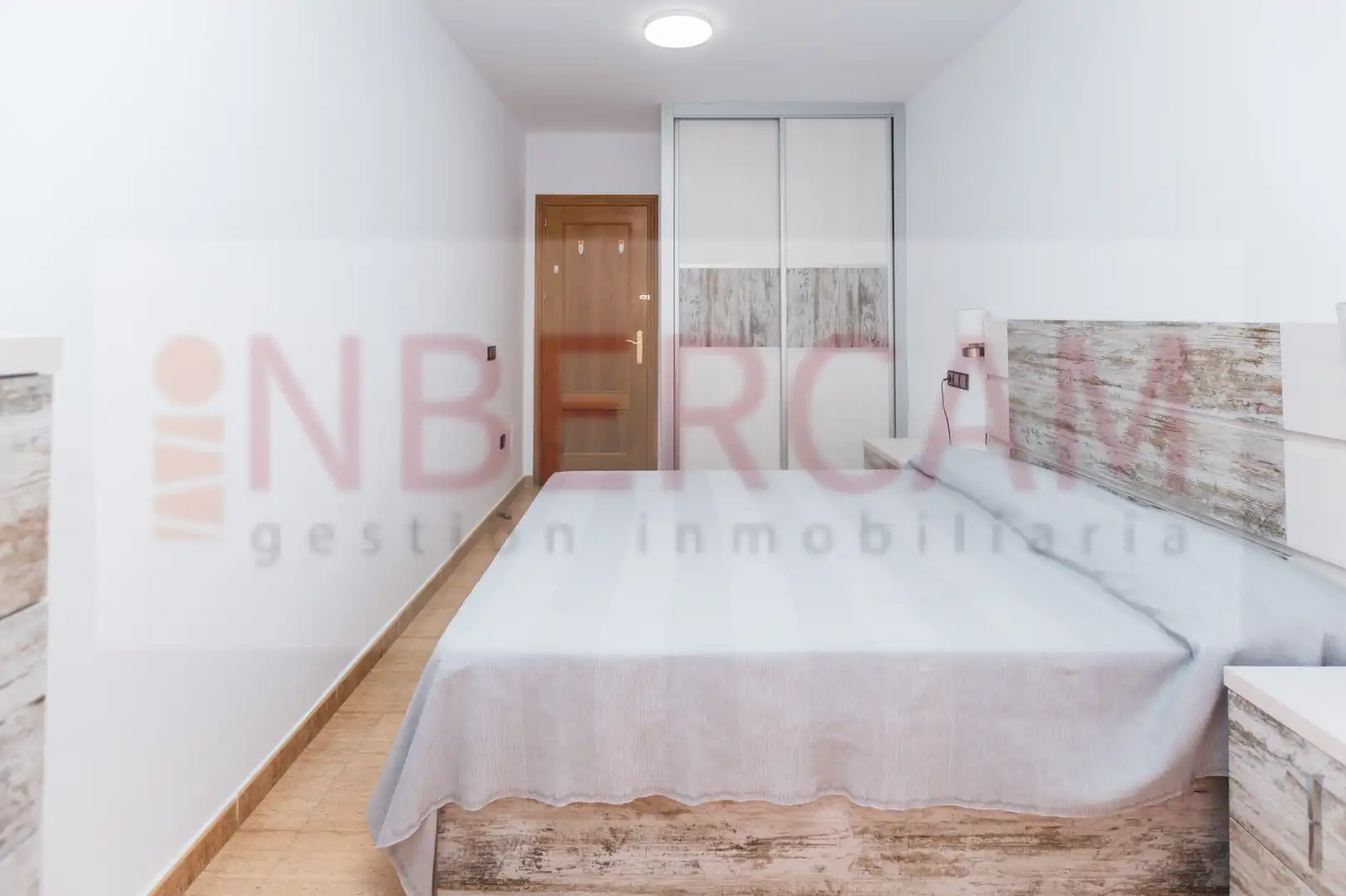 Habitación de Piso en venta en El Ejido con Amueblado y Balcón