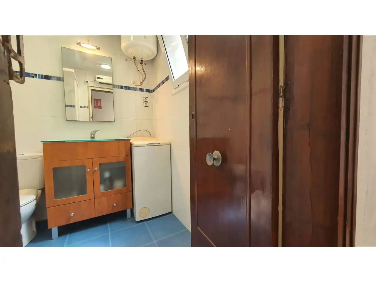 Bathroom of Apartments for sale in Vilanova i la Geltrú  with Air Conditioner and Parquet flooring