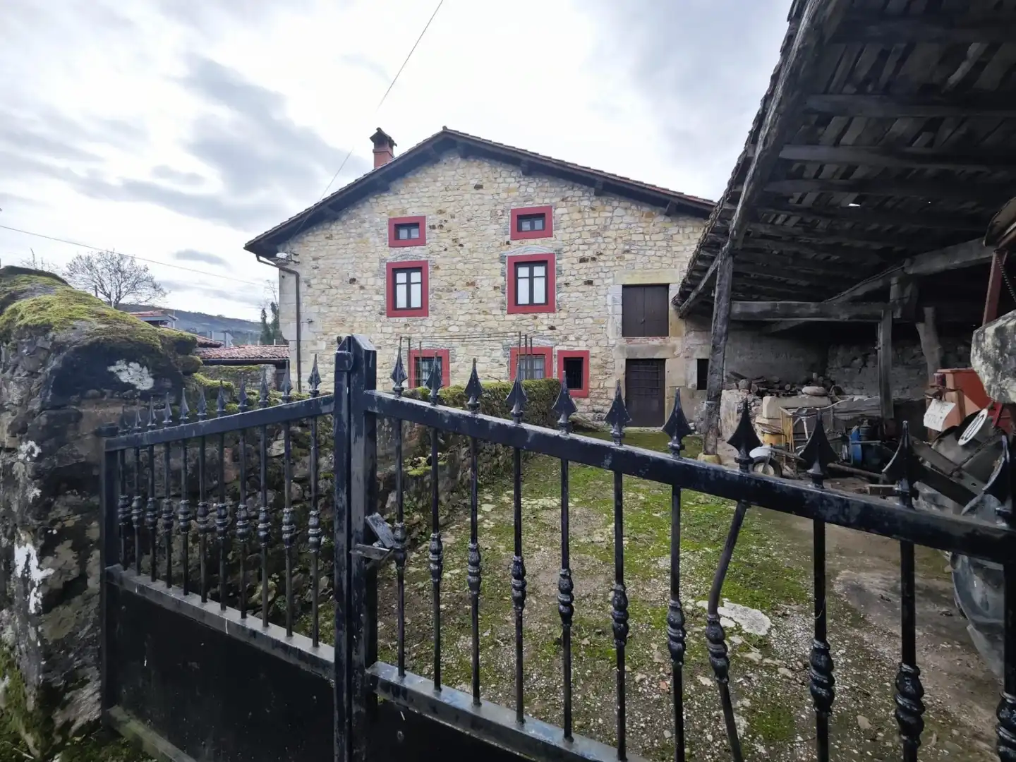 Vista exterior de Casa o chalet en venta en Mazcuerras con Jardín privado y Balcón