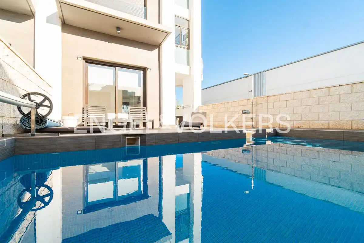 Piscina de Apartament en venda en Rojales amb Aire condicionat, Calefacció i Jardí privat