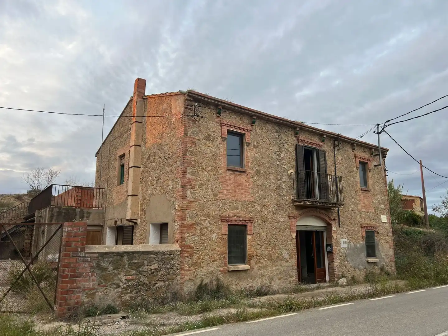 Casa amb jardí en venda a La Tallada d'Empordà