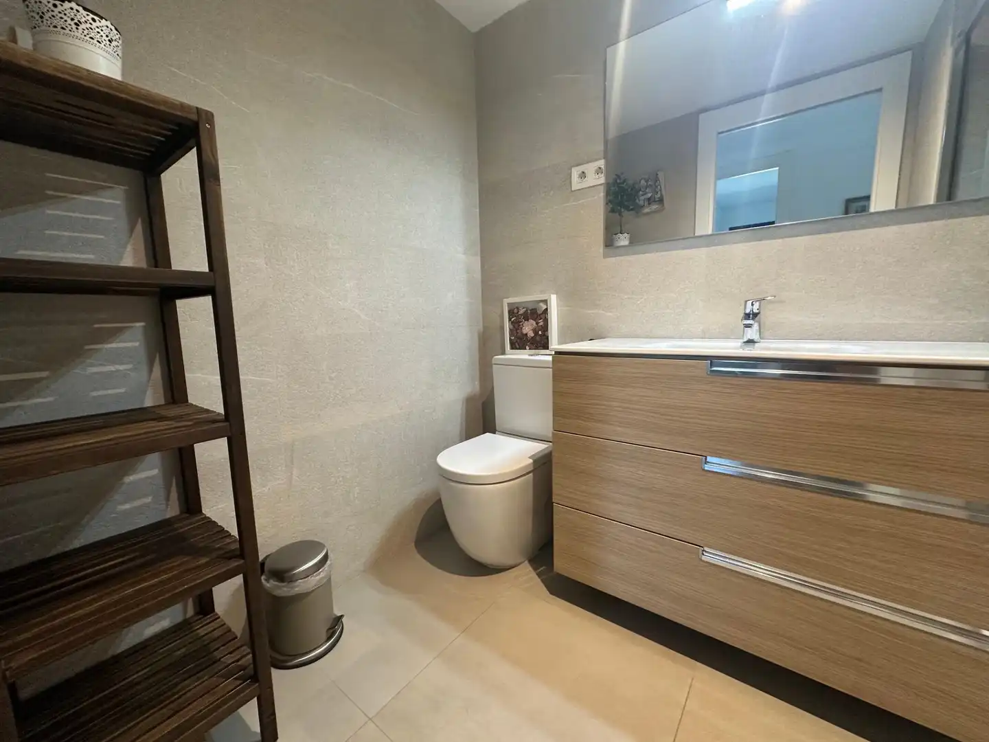 Baño de Piso de alquiler en Badalona con Calefacción, Parquet y Trastero