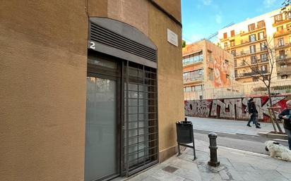 Exterior view of Duplex for sale in  Barcelona Capital  with Air Conditioner, Heating and Oven