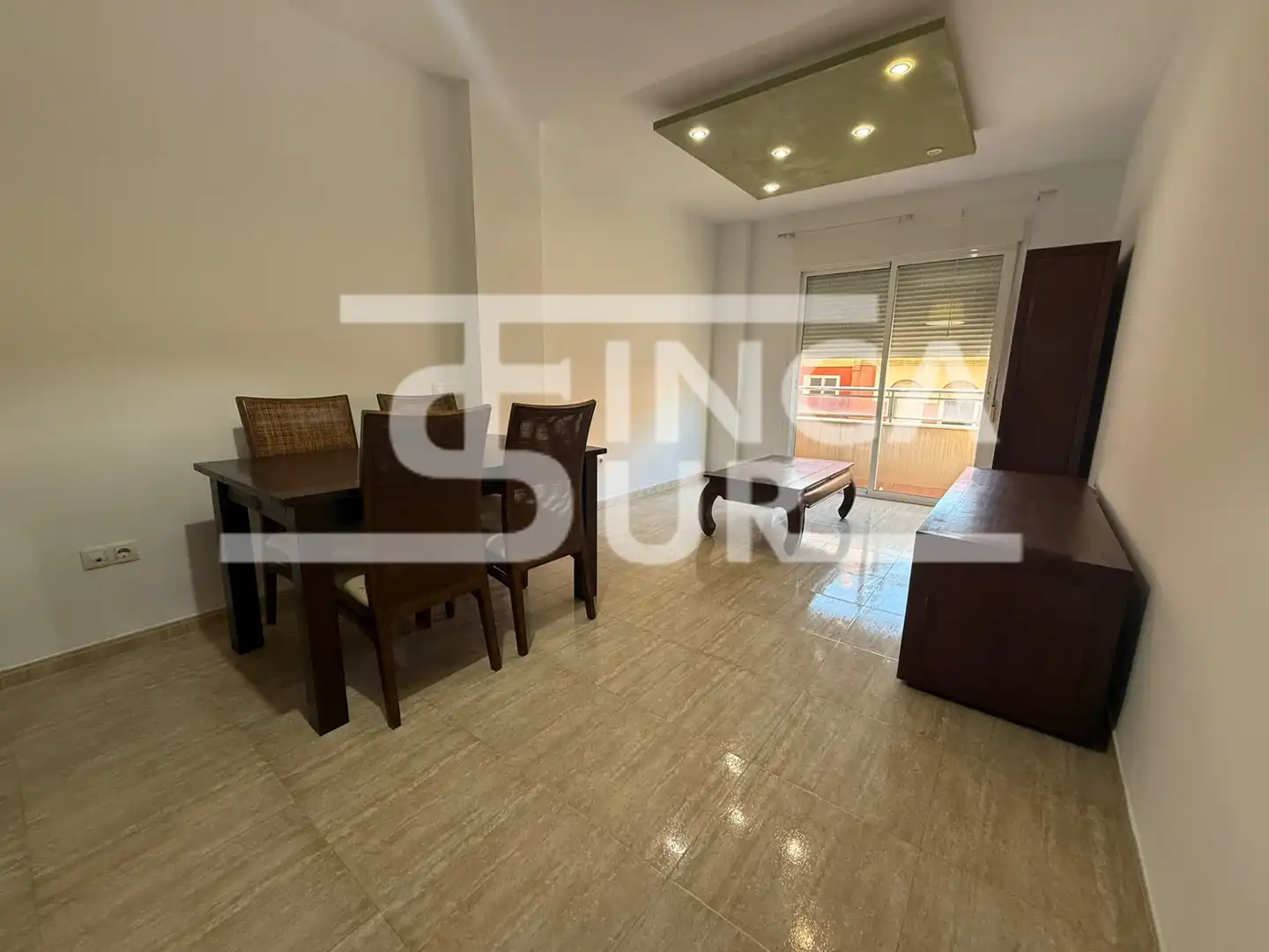 Sala de estar de Apartamento en venta en Roquetas de Mar con Amueblado, Horno y Lavadora