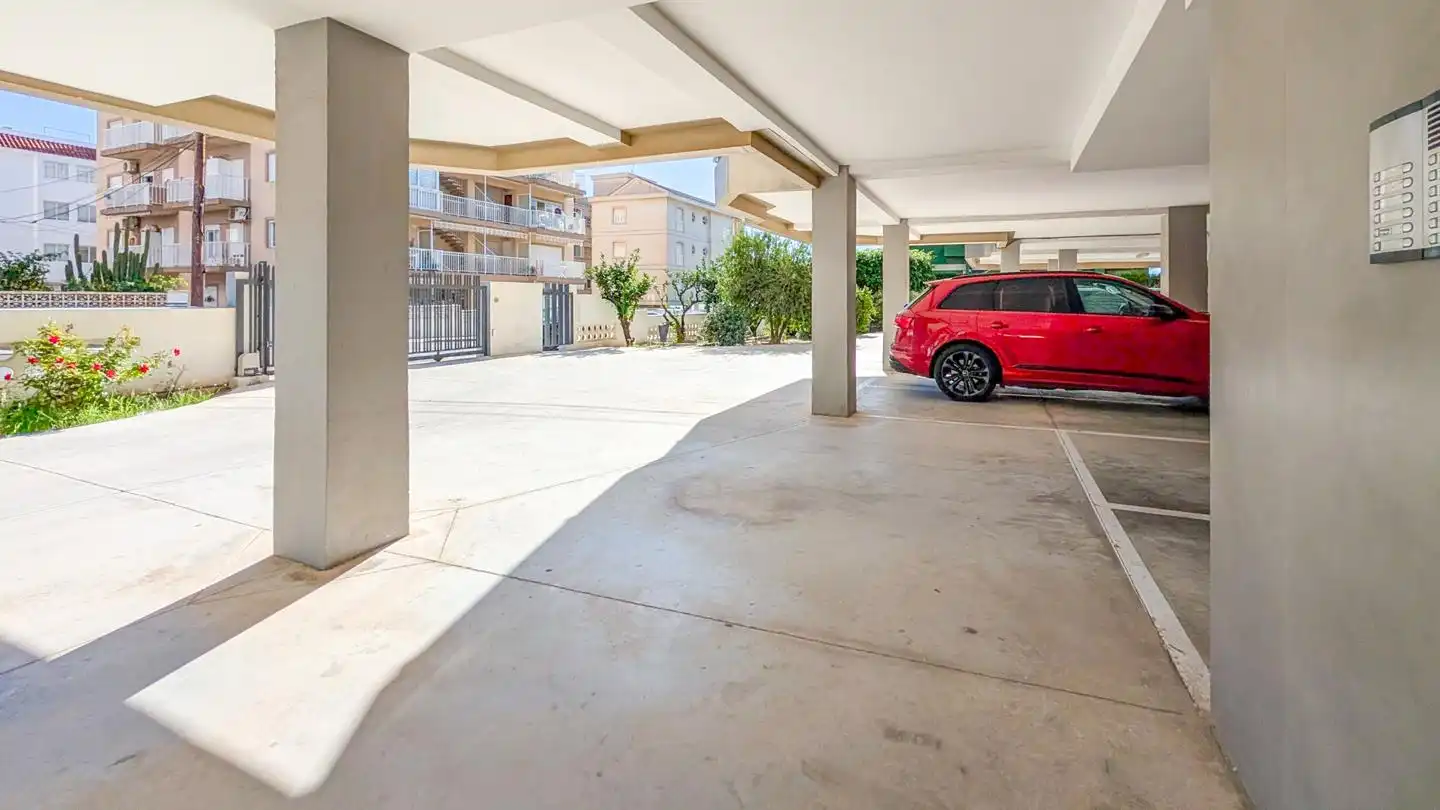 Parking de Piso en venta en Santa Pola con Terraza, Trastero y Amueblado