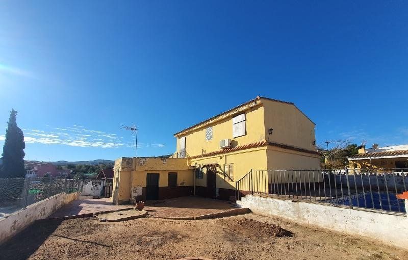 Exterior view of House or chalet for sale in Montroy  with Alarm