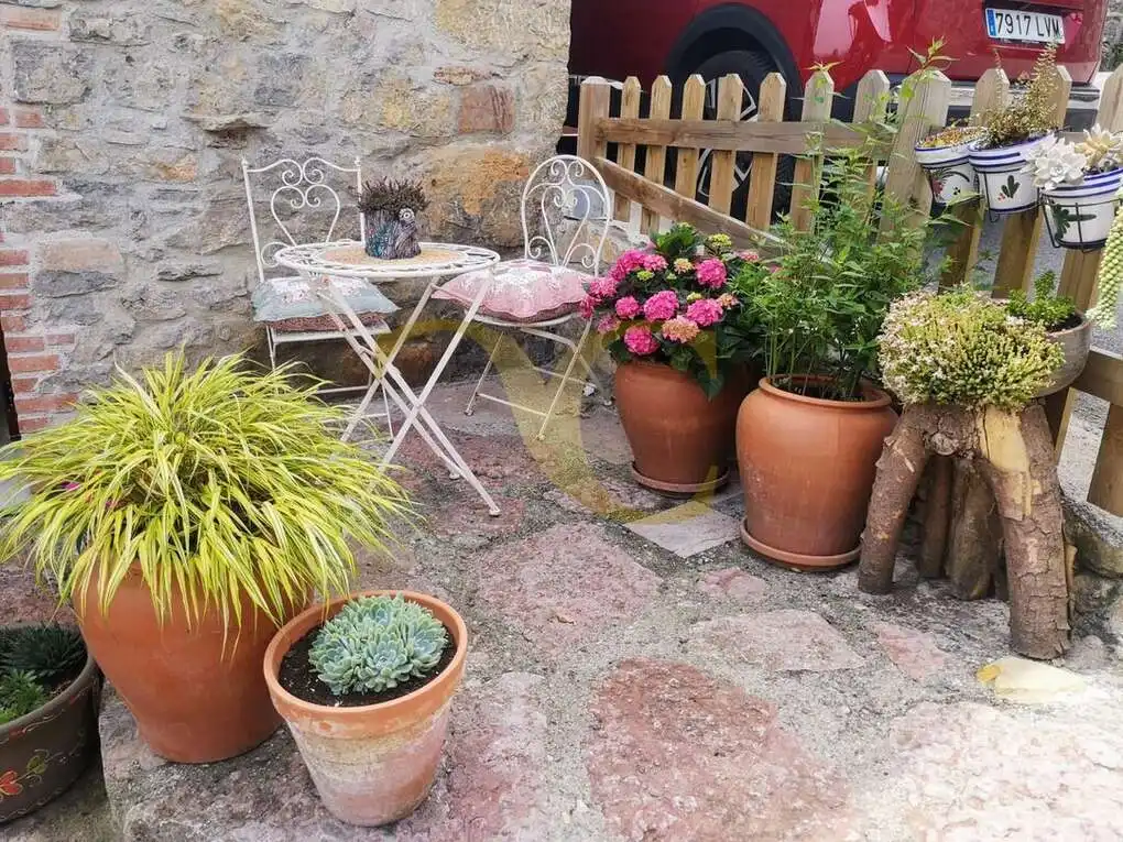 Terrassa de Casa o xalet en venda en Cangas de Onís amb Calefacció, Jardí privat i Terrassa