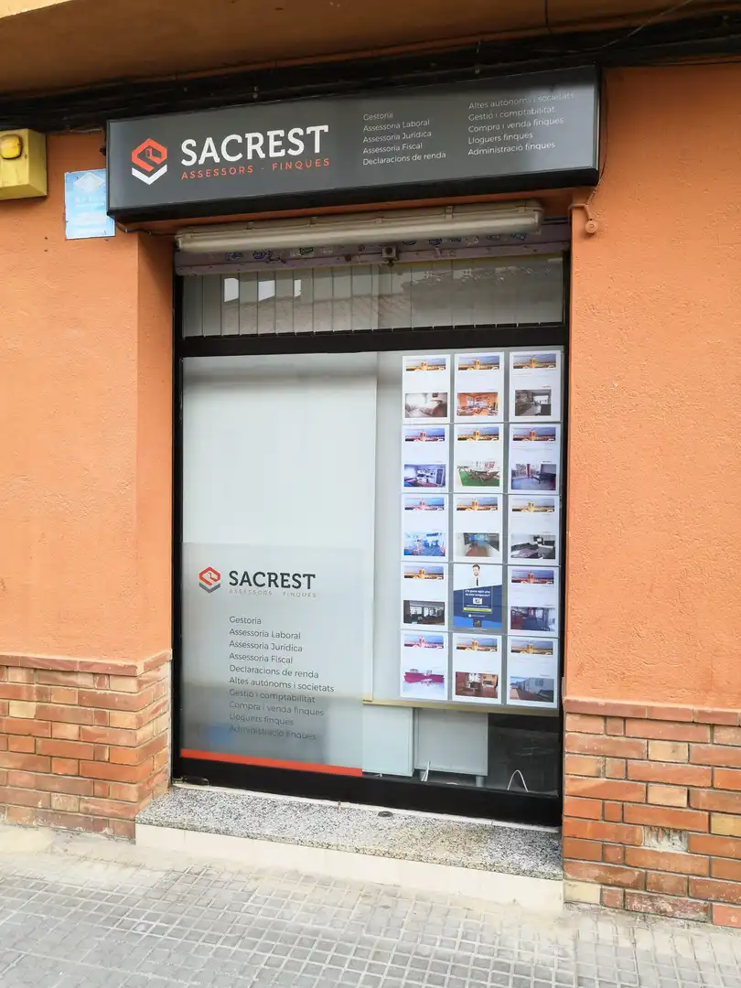 Vista exterior de Local en venda en Mollet del Vallès
