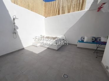 Casa con balcone in vendita a Centro