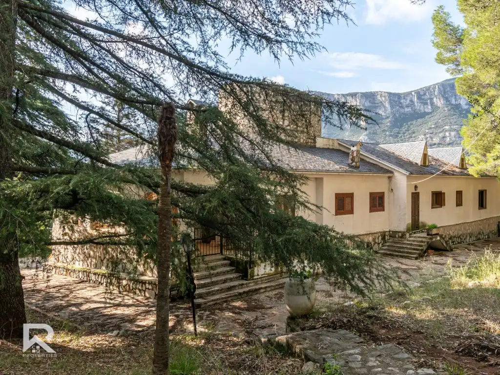 Detached house for sale in Calle Cingle Verd
