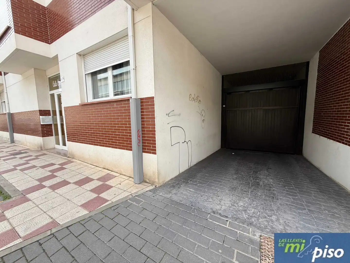 Aparcament de Pis en venda en Santovenia de Pisuerga amb Aire condicionat, Calefacció i Parquet