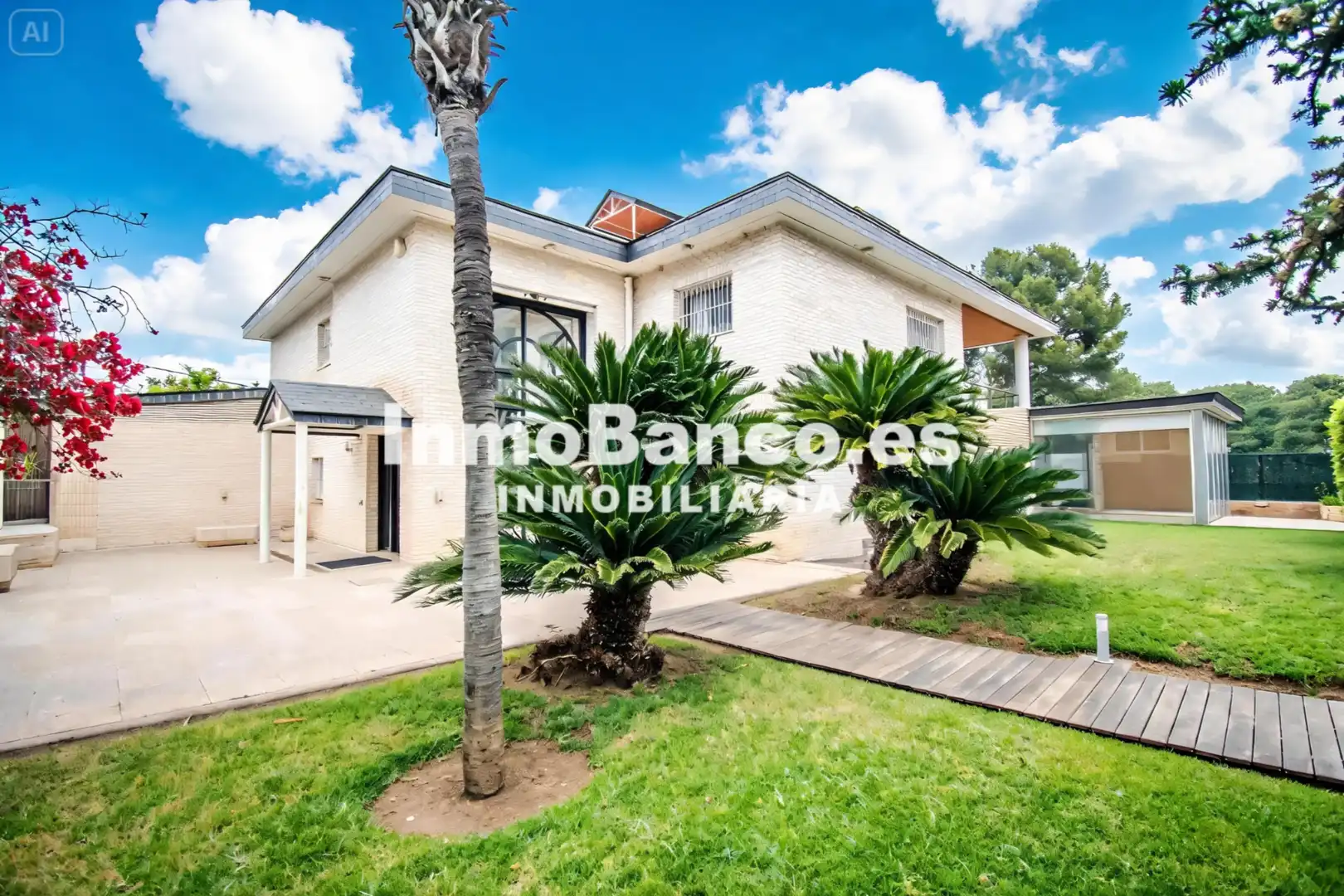 Vista exterior de Casa o xalet en venda en Chiva amb Aire condicionat, Calefacció i Jardí privat