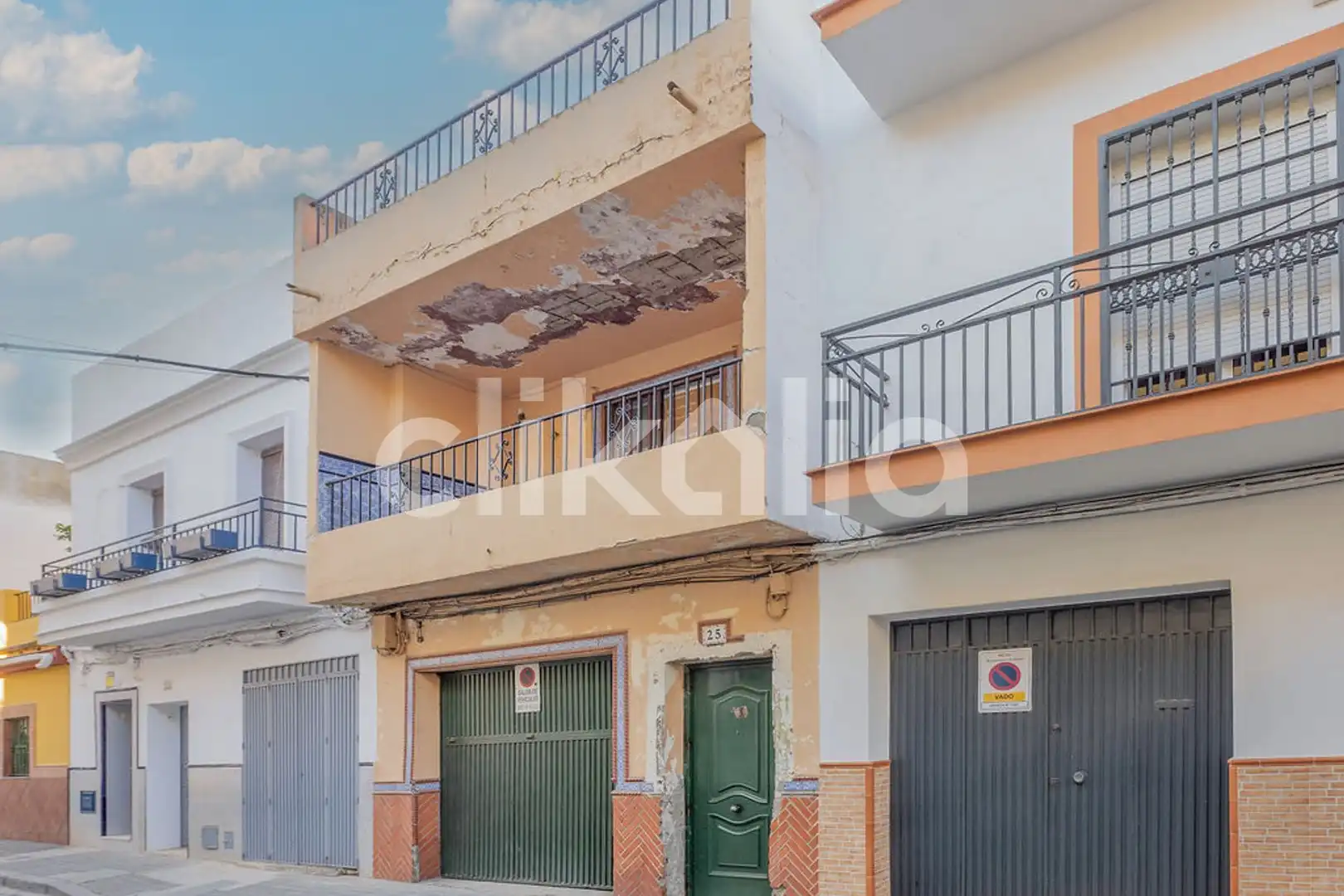 Exterior view of Houses for sale in Sevilla  with Terrace