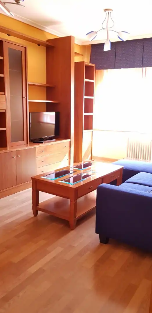 Wohnzimmer von Wohnungen zur Miete in Albacete mit Heizung, Parkett und Abstellraum