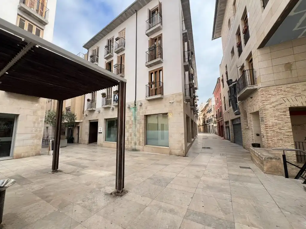 Business premises for sale in Casc Urbà, imagen 2
