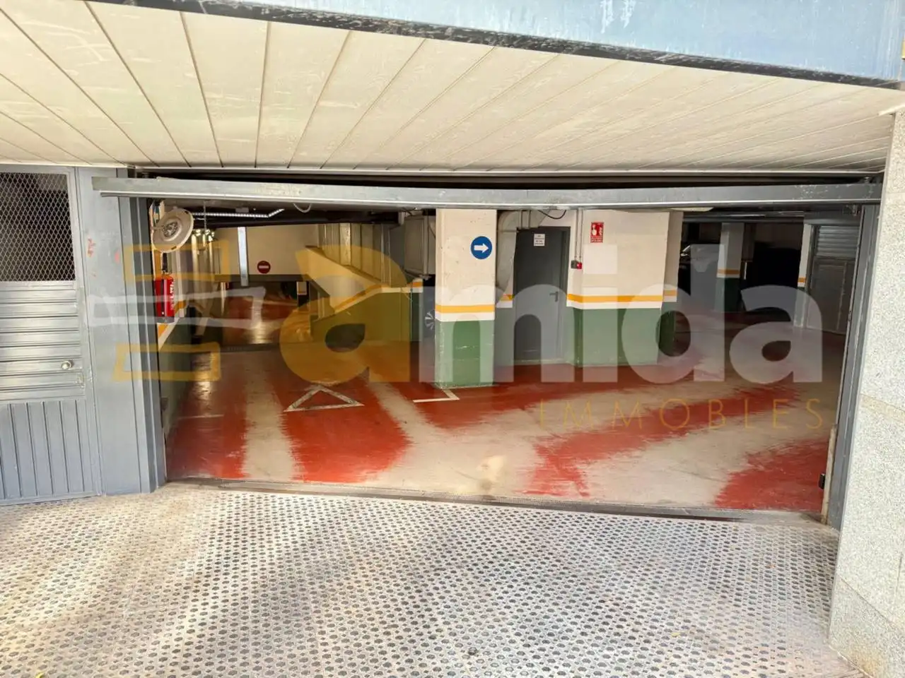 Einzelparkplatz zum Verkauf in Centre - Sant Oleguer, imagen 4