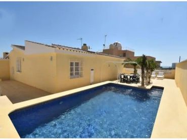 Xalet amb piscina en venda a Las Majadas-Las Molinetas-Labradorcico