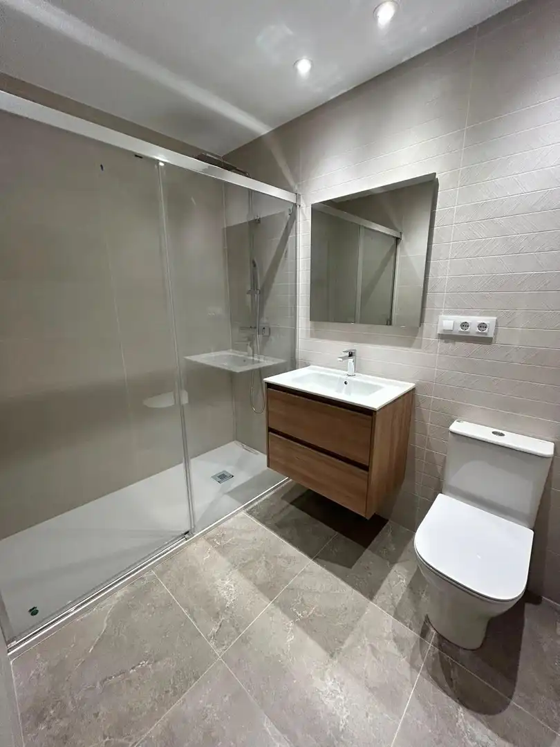 Badezimmer von Wohnung zur Miete in Valencia mit Balkon
