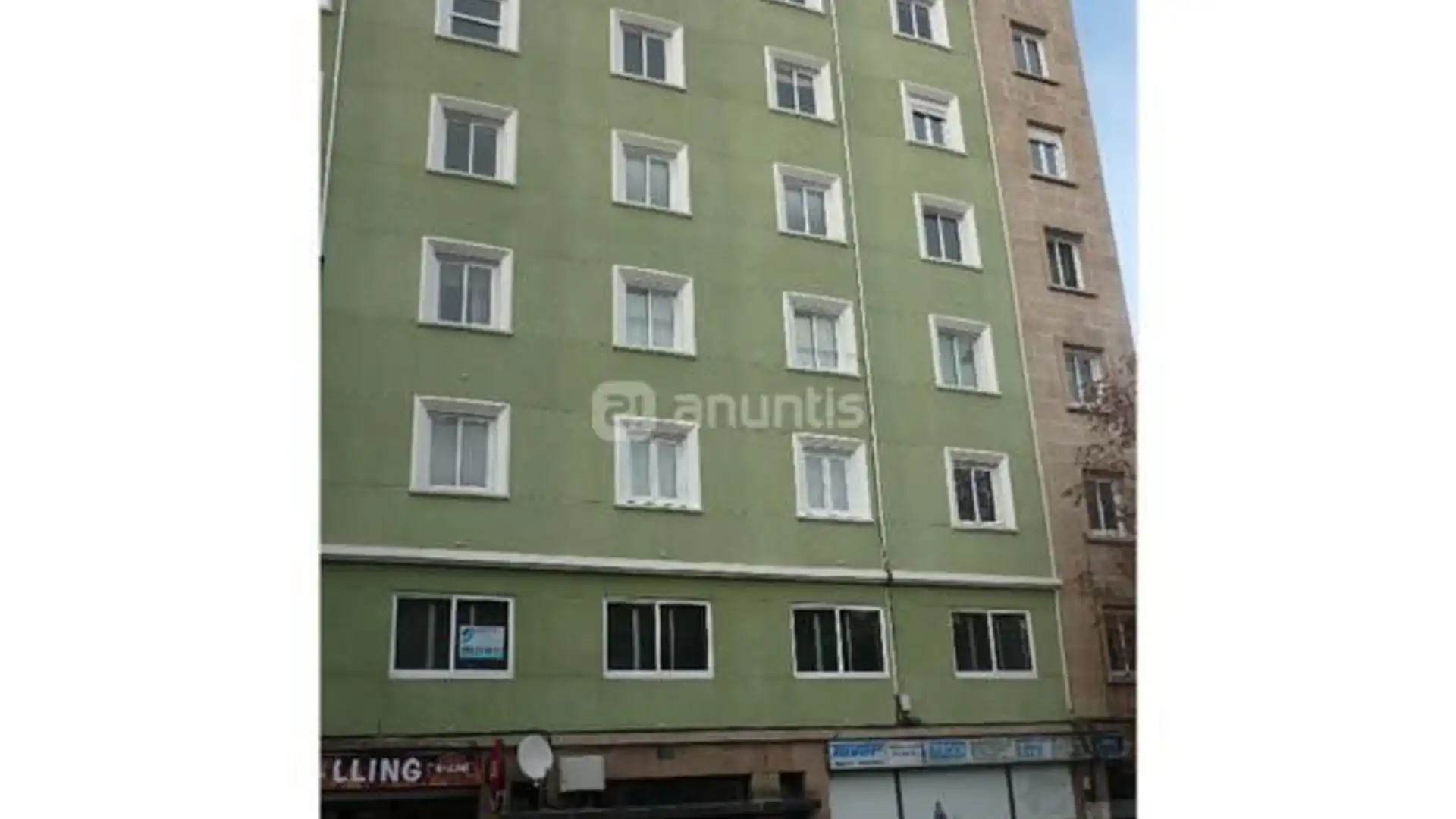 Vista exterior de Local de alquiler en Vigo 