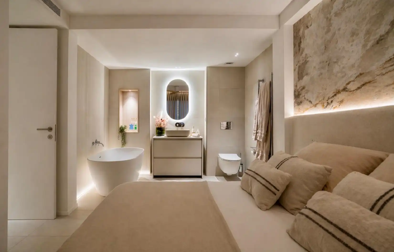 Bathroom of Flat for sale in Benalmádena  with Air Conditioner, Terrace and Storage room