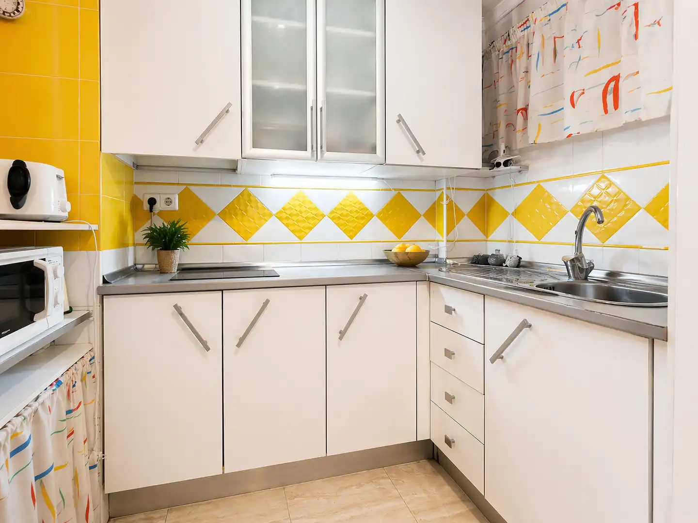 Küche von Wohnung zum Verkauf in Benalmádena mit Klimaanlage, Terrasse und Möbliert