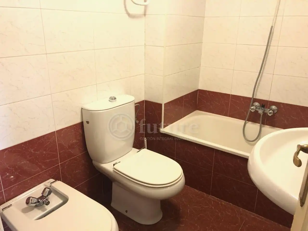 Bany de Dúplex de lloguer en Salamanca amb Calefacció, Parquet i Traster