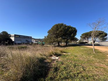 Terreno industrial en venta en Carrer de Torroella