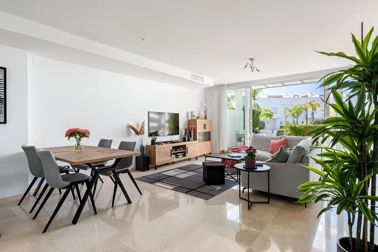 Adosado con piscina en venta en Elviria - Cabopino, imagen 4