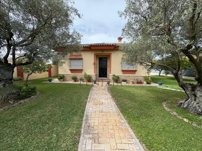 Exterior view of Houses for sale in El Puerto de Santa María  with Air Conditioner, Private garden and Swimming Pool