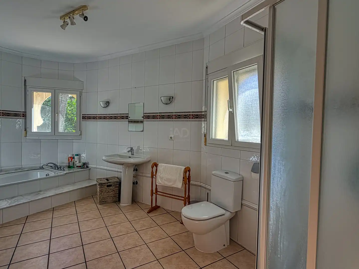 Bathroom of Houses for sale in Dénia  with Air Conditioner, Heating and Terrace