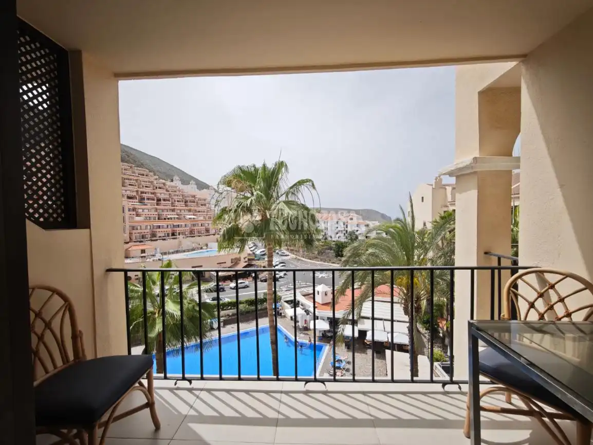 Vista exterior de Dúplex en venda en Arona amb Aire condicionat