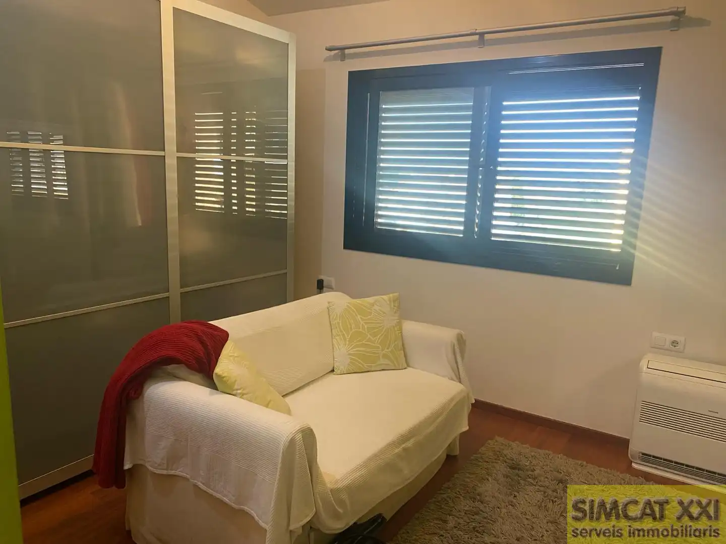 Habitación de Casa adosada en venta en Navata con Aire acondicionado, Calefacción y Parquet