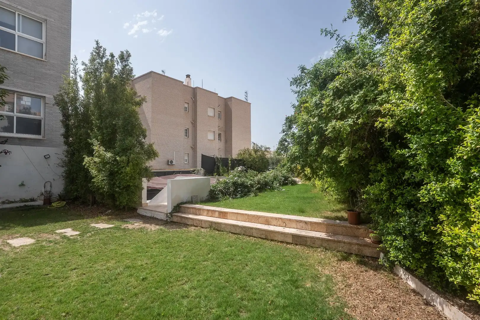 Vista exterior de Casa o chalet en venta en Almería con Aire acondicionado, Jardín privado y Terraza