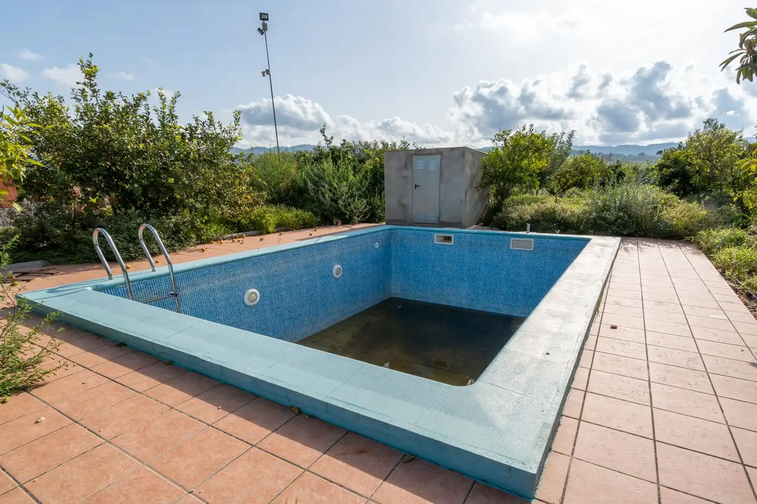 Schwimmbecken von Country house zum Verkauf in Tortosa mit Privatgarten, Terrasse und Abstellraum